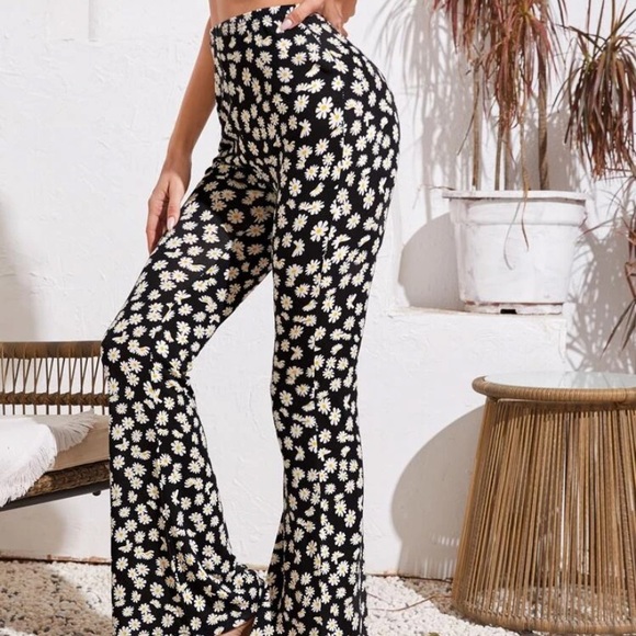 SHEIN daisy floral flare leg pants - Picture 2 of 2
